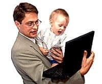 vater_laptop_kind_istock_xs_000004635780xsmall vater_laptop_kind_istock_xs_000004635780xsmall