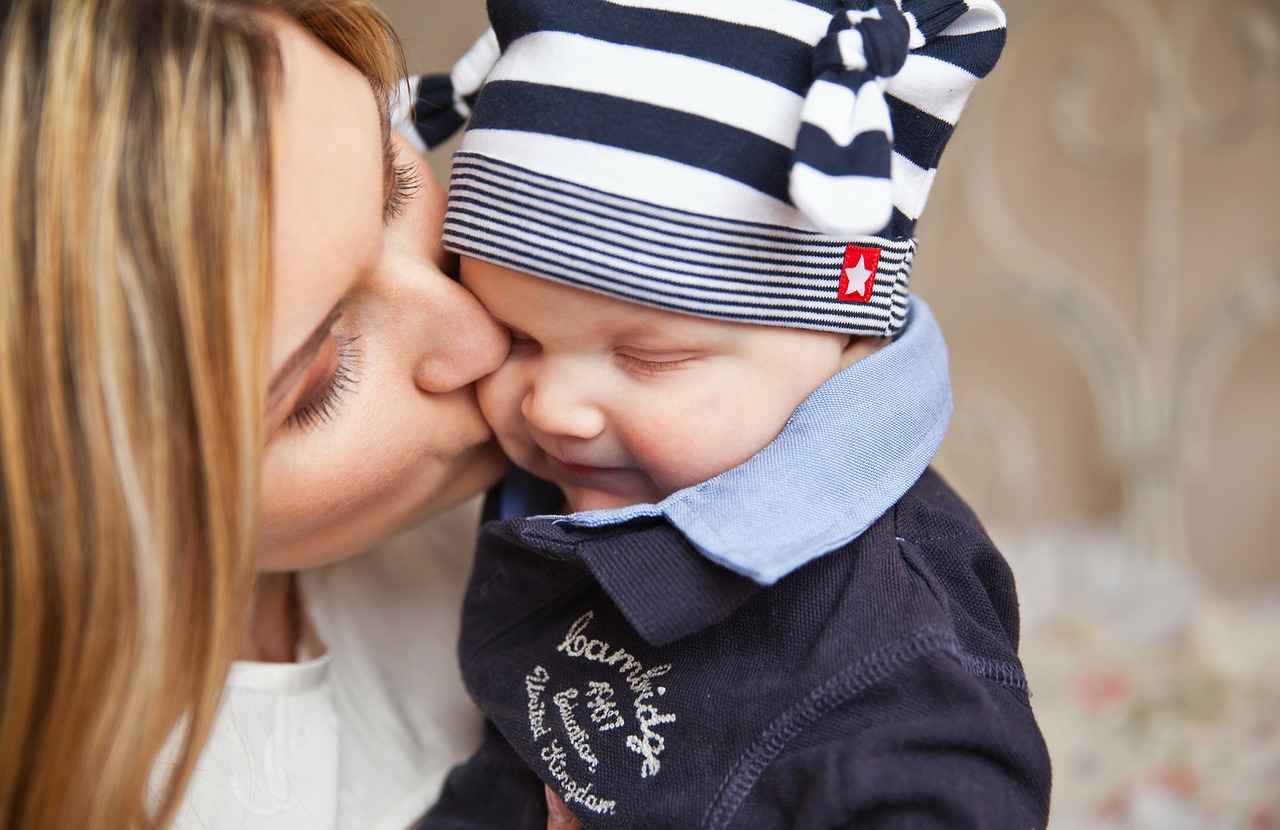 baby-mutter,pixa elterngeld, elternzeit, eltern, eltern werden