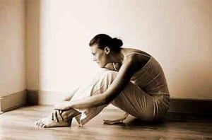 Frau_mindful, floor sitting_i_xs_Stock_000013569060XSmall