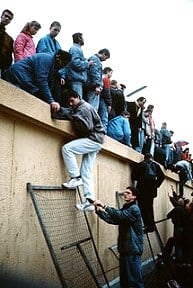 Berliner_Mauer-Fall_1989_Flickr_CC_Vivao Pictures