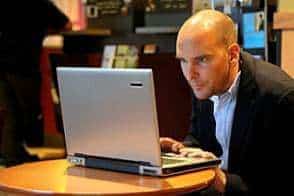 laptop_emailkurs_achtsamkeit_flickr_arctphoto