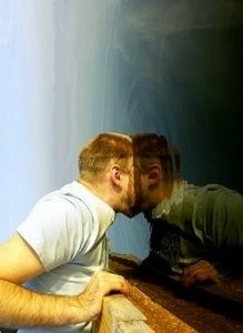 mann im spiegel - photocase815764873 achtsamkeit, meditation, führungskraft, beruf, kopp-wichmann, persoenlichkeits-blog
