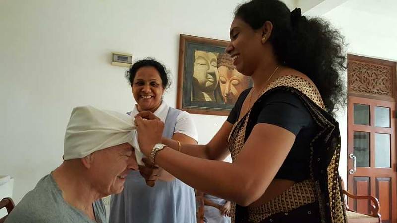 Foto: privat ayurveda -kur, ayurveda kräuter, ayurveda stirnölgruss, shirodara, kopp-wichmann, persoenlichkeits-blog.de,